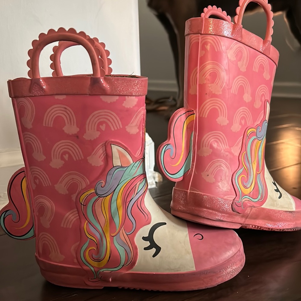 Target Unicorn Rain boots sz 9/10 girls